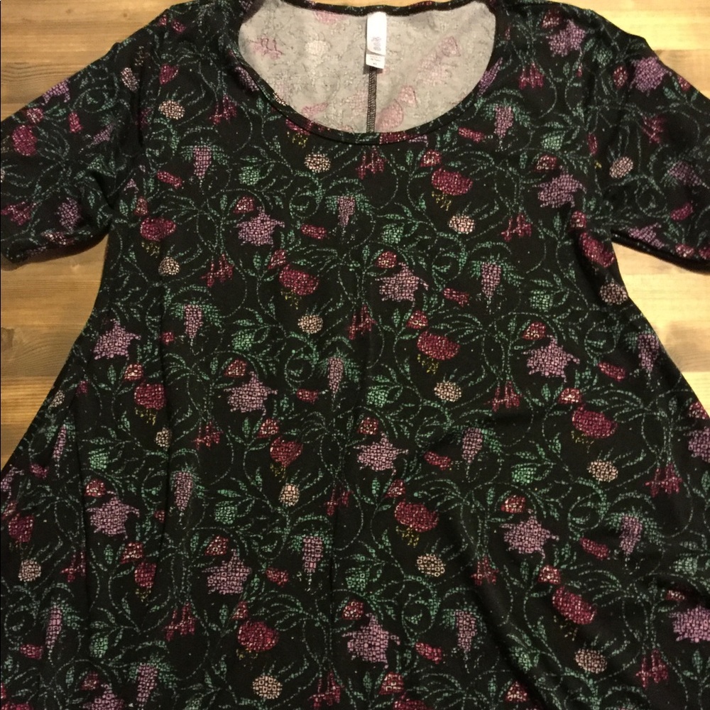 Lularoe perfect t size xs